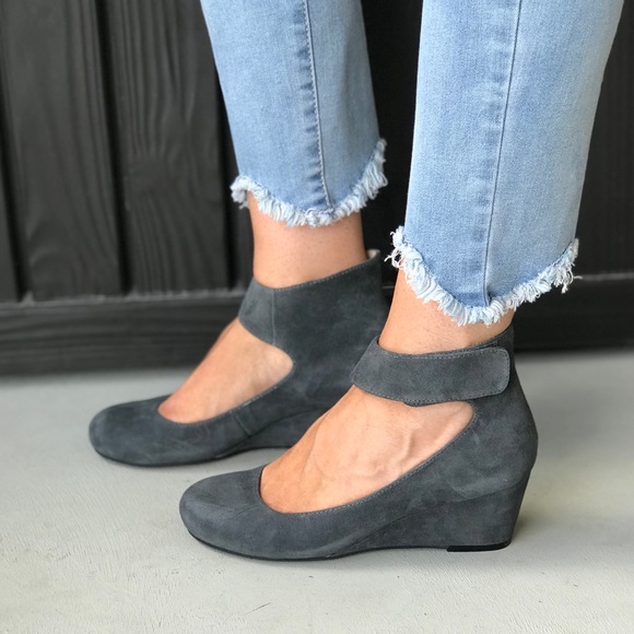 NIB Cyndi Gray Kid Suede Wedge Heel - Picture 6 of 8